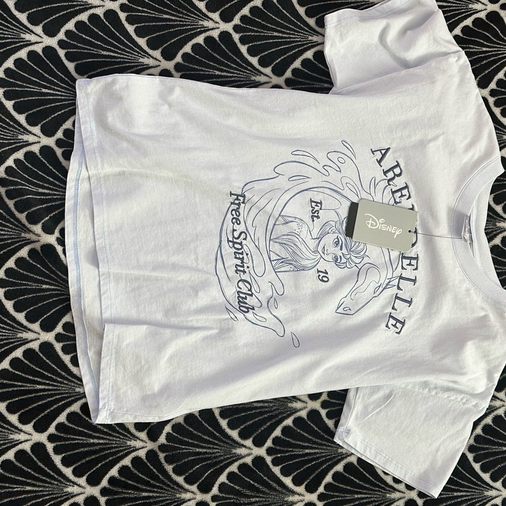 Disney Silver and White Apparel Tag